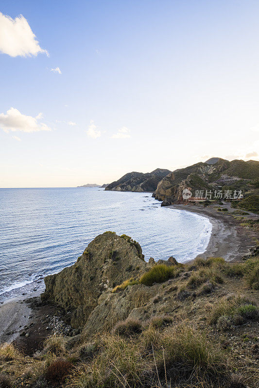 Playa del Sombrerico，西班牙安达卢西亚的一个偏远海滩